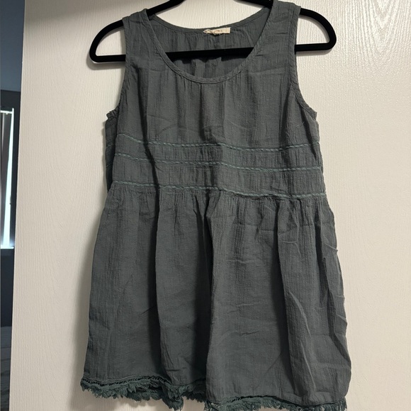 easel Tops - Easel Gray Green Sleeveless Tank Size Medium